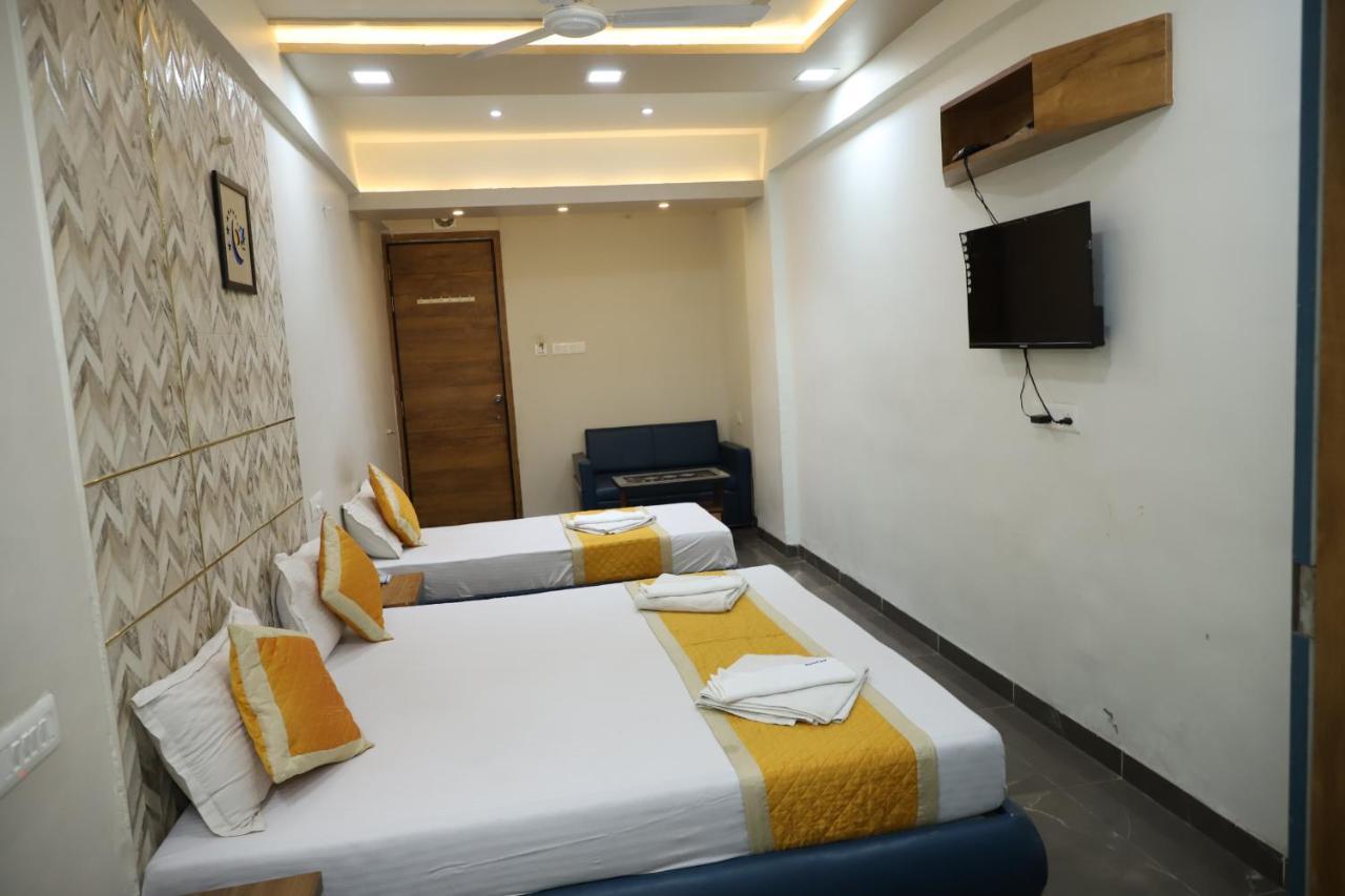 Hotel Dolphin Residency Patan  Bagian luar foto