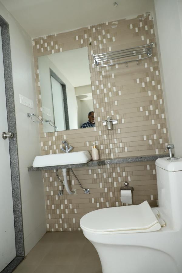 Hotel Dolphin Residency Patan  Bagian luar foto