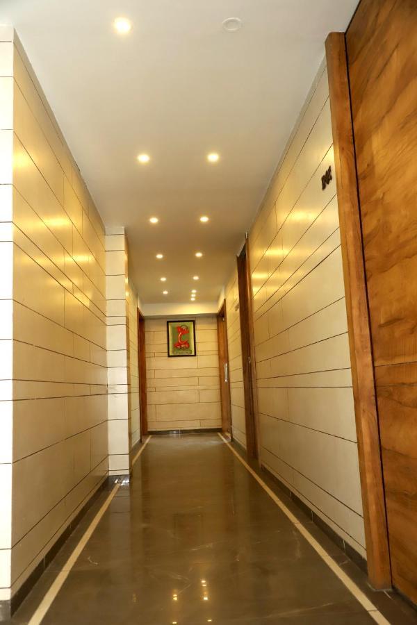 Hotel Dolphin Residency Patan  Bagian luar foto