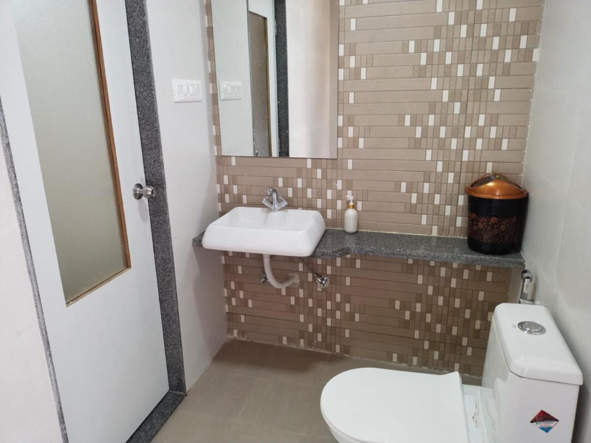 Hotel Dolphin Residency Patan  Bagian luar foto